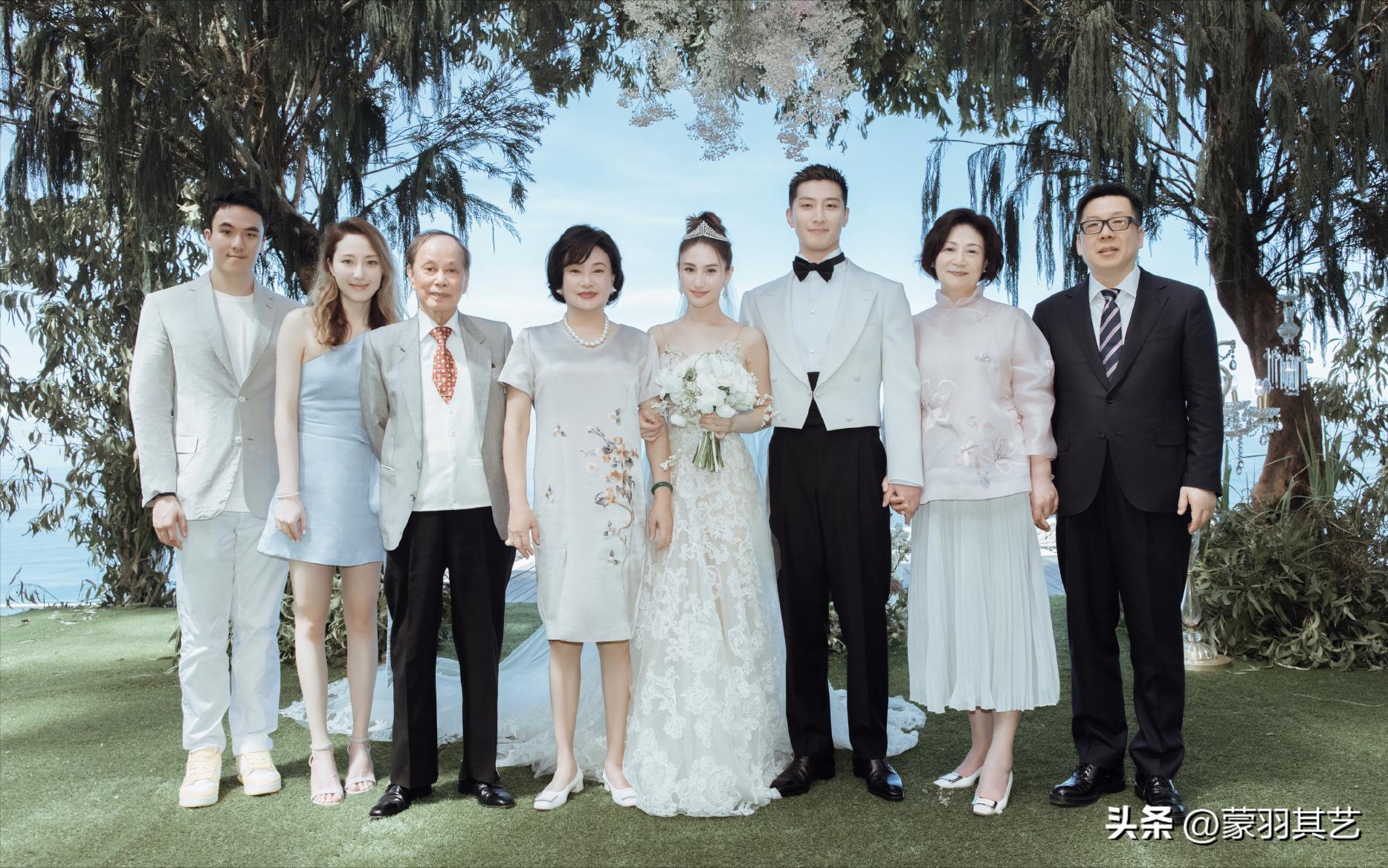 詹子晴给何超莲窦骁的祝福引争议,窦骁何超莲闺蜜詹子晴