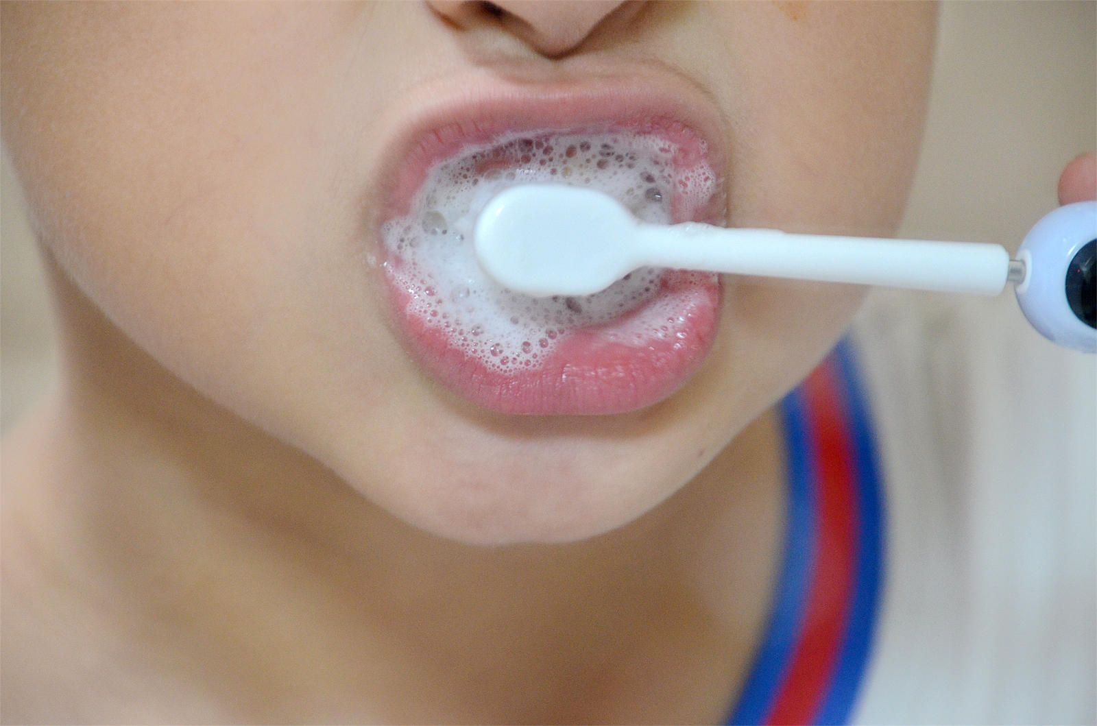 孩子刷牙刷不干净要用什么牙刷,儿童牙刷8-12岁巴氏刷牙法