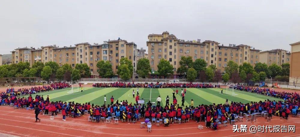 校园足球活力飞扬,校园足球童心飞扬