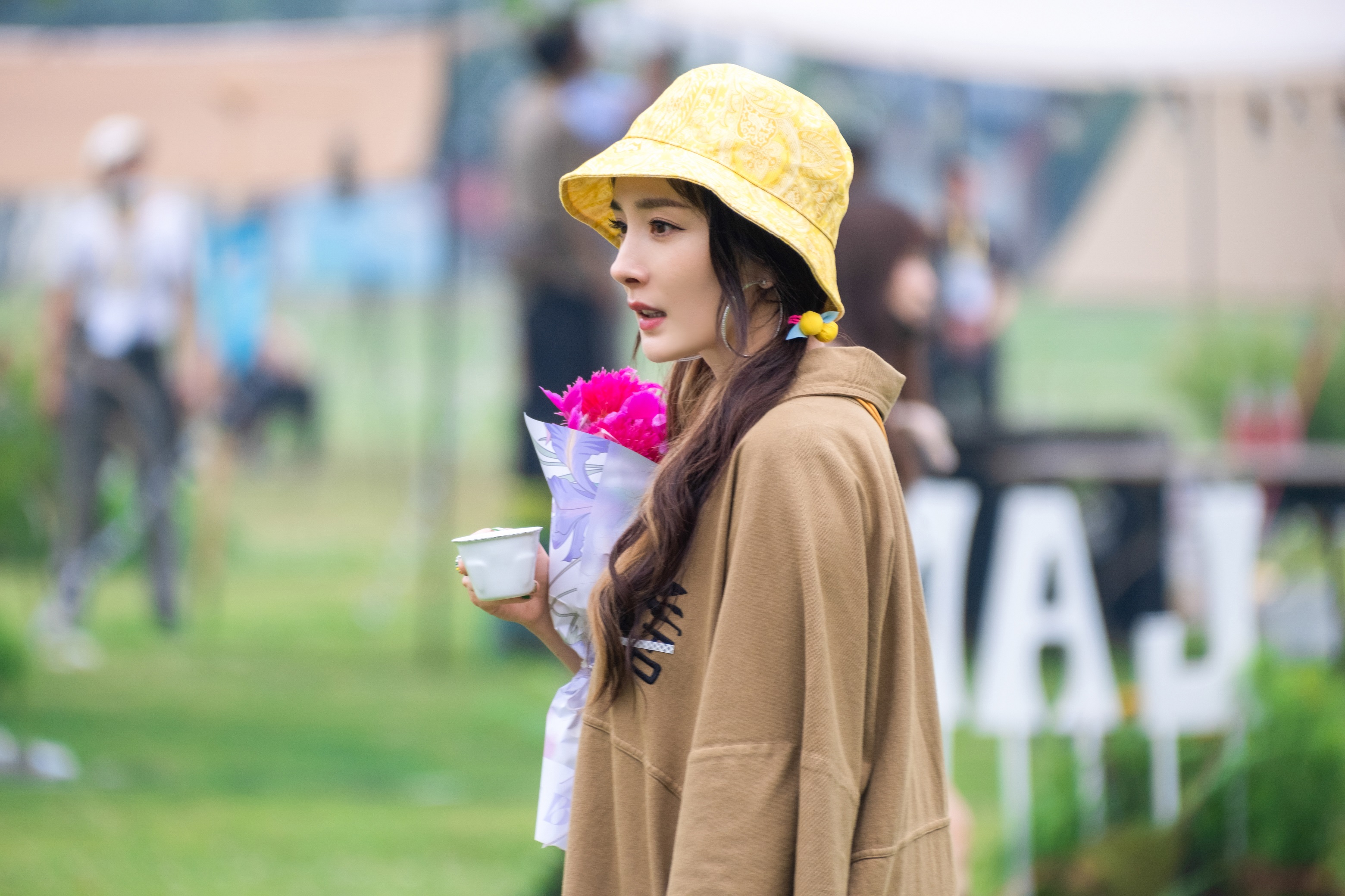 花少4杨幂粉色套装,花少四杨幂穿搭