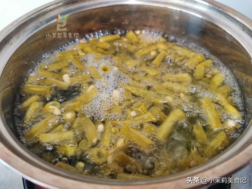 腌酸豆角里面生花怎么办,腌酸豆角怎么样不长白花