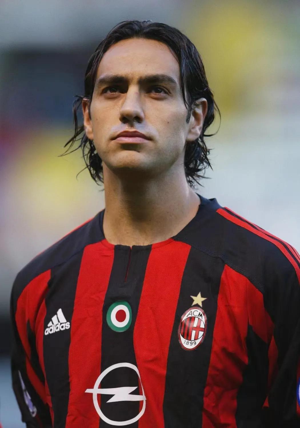 天下足球亨利经典文案完整版,天下足球十大煽情文案视频