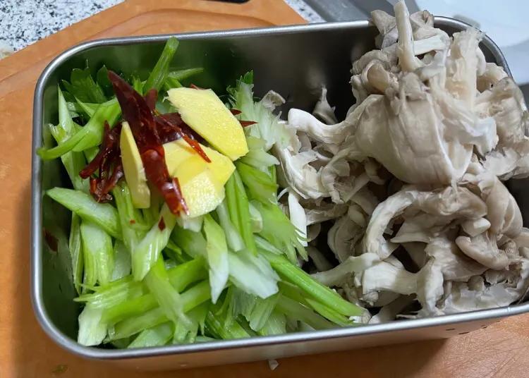 这5种绿叶菜，比牛奶含钙高，每天吃一把，全家老小钙都补足了