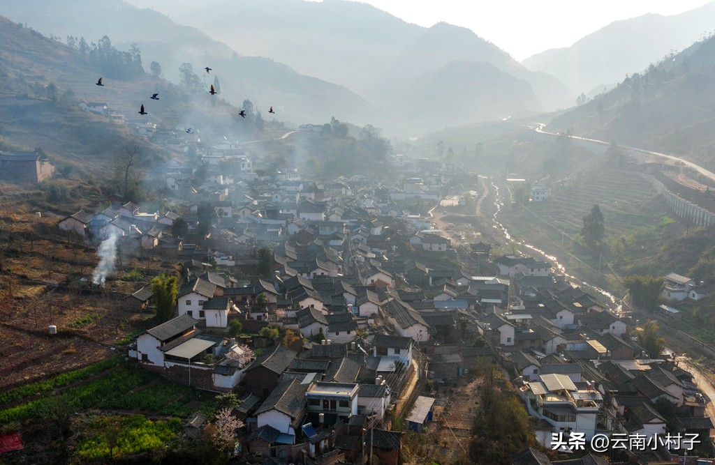 云南古盐井在哪里,诺邓盐井产于哪个地层