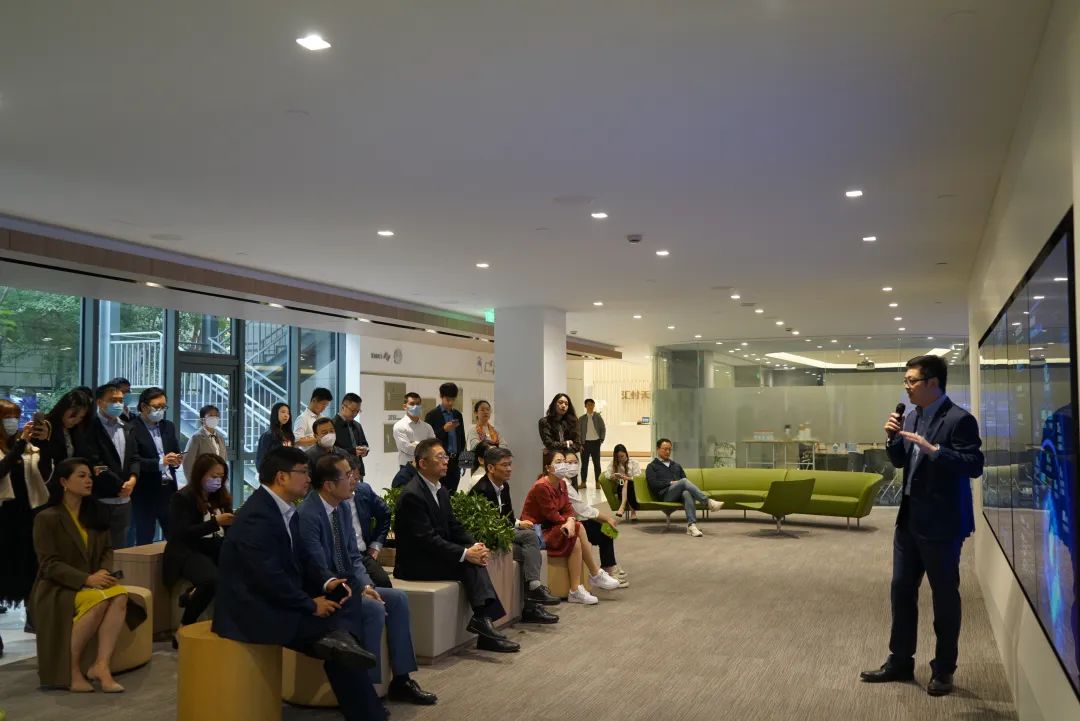 化易天下参加上海电商行业协会第五届理事会，并授予副会长单位