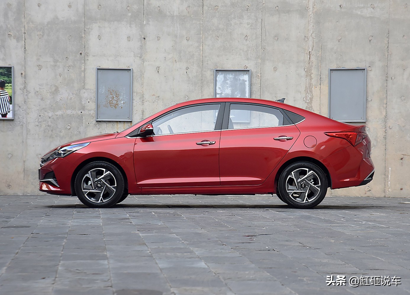 现代悦纳有天窗有无钥匙进入,自动17年现代悦纳无天窗