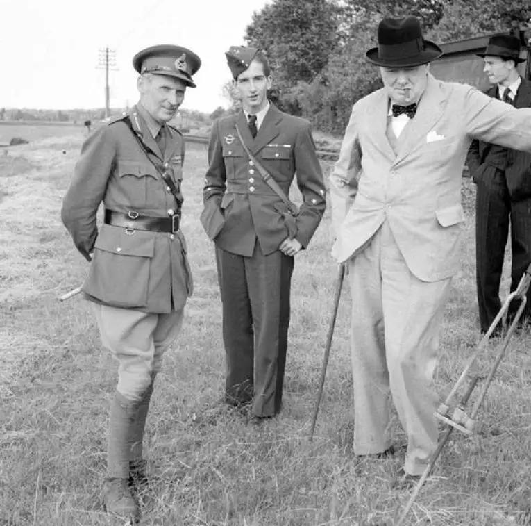 蒙哥马利参观延安澡堂,蒙哥马利参观中国军营