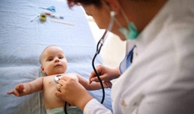 孩子发烧反反复复都把我搞崩溃了,孩子每天发烧一次持续六天了