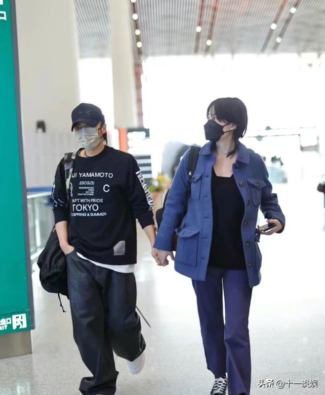 谢霆锋身高再惹争议，与王菲同框矮了一截，脚上厚底鞋抢镜