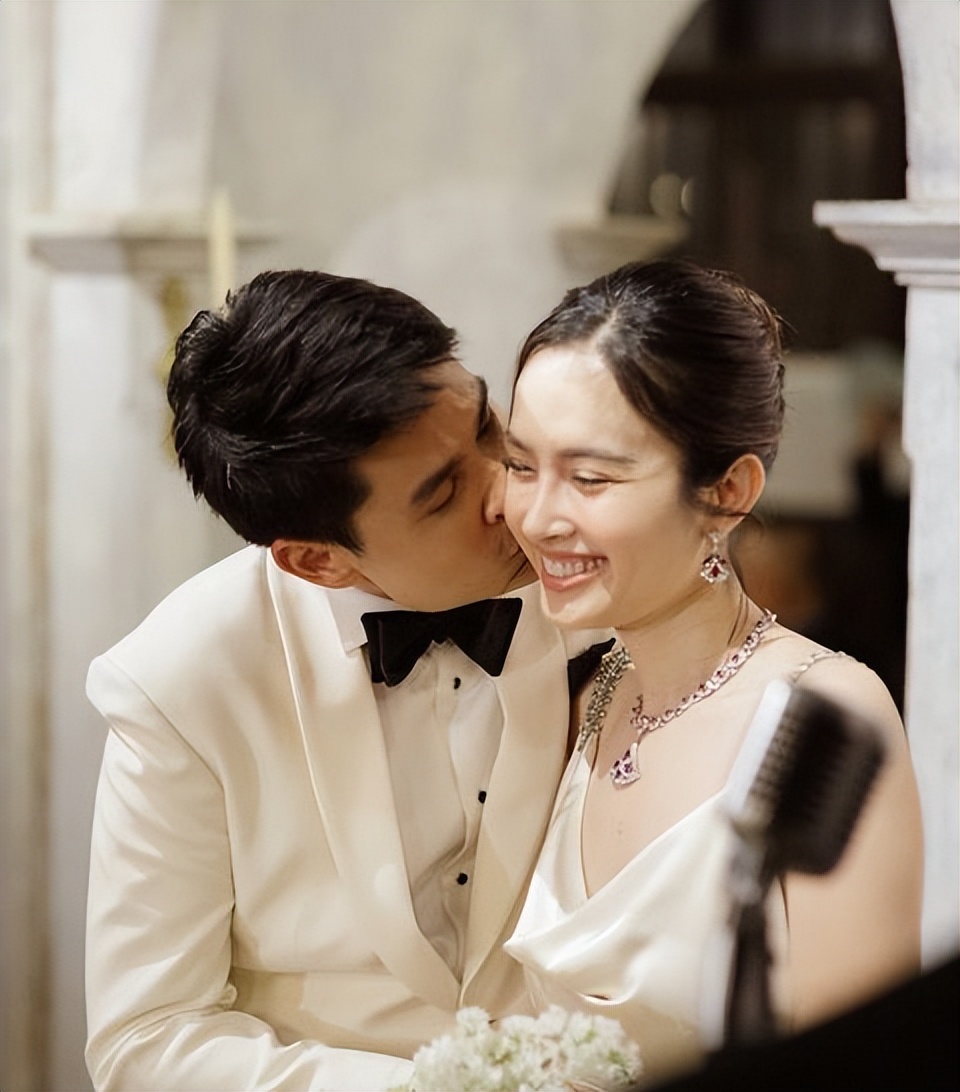 泰国华裔富婆,泰国变性女神中国富豪