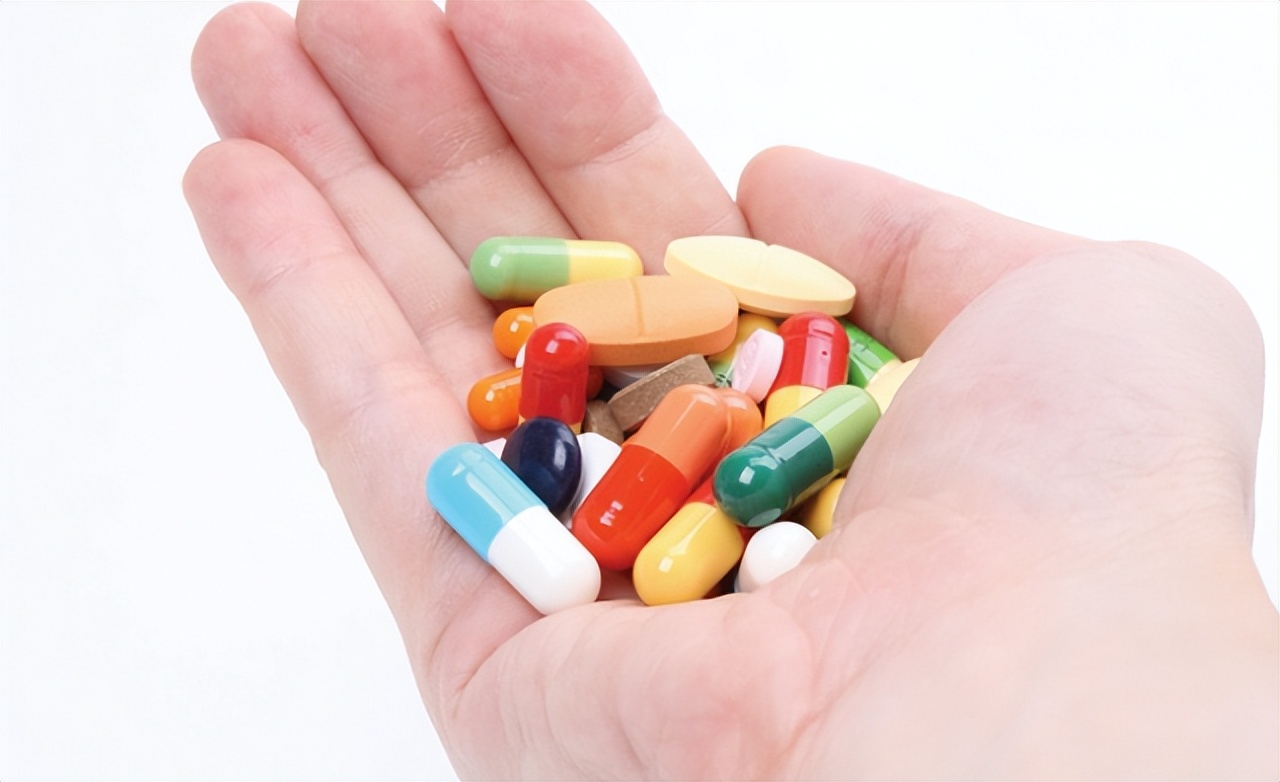 尿液发黄还刺鼻难闻吃什么中成药,尿液发黄腥臭是怎么回事