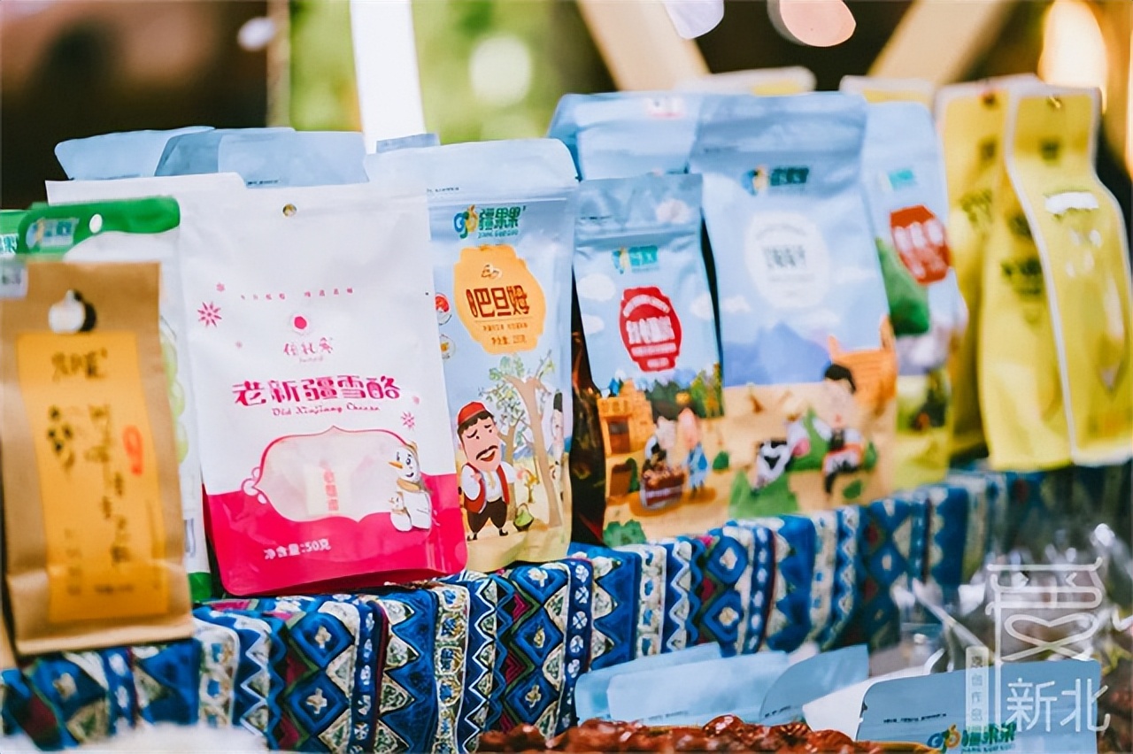 仲夏夜,逛“井井有条街·青年创业集市”,有生活有晚风也有故事……