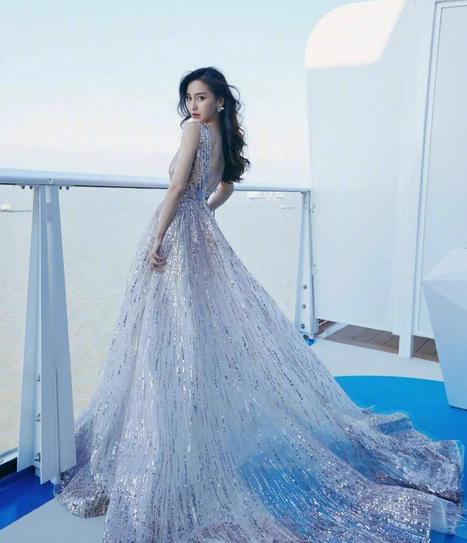 黄晓明叶珂首曝同框照,黄晓明送了多少颗钻戒给杨颖