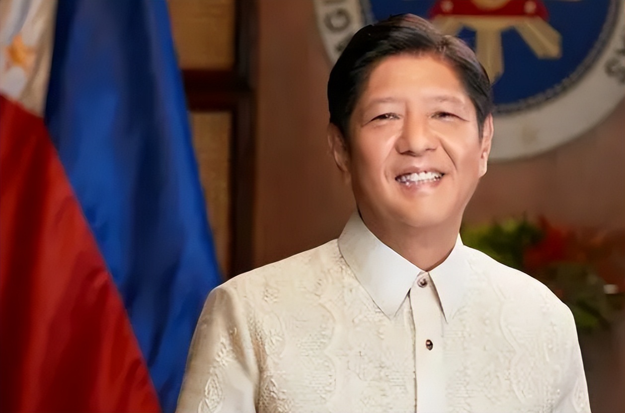 中国还未收复台湾,美国却已对中国围堵数重,解放军该如何*局破**?