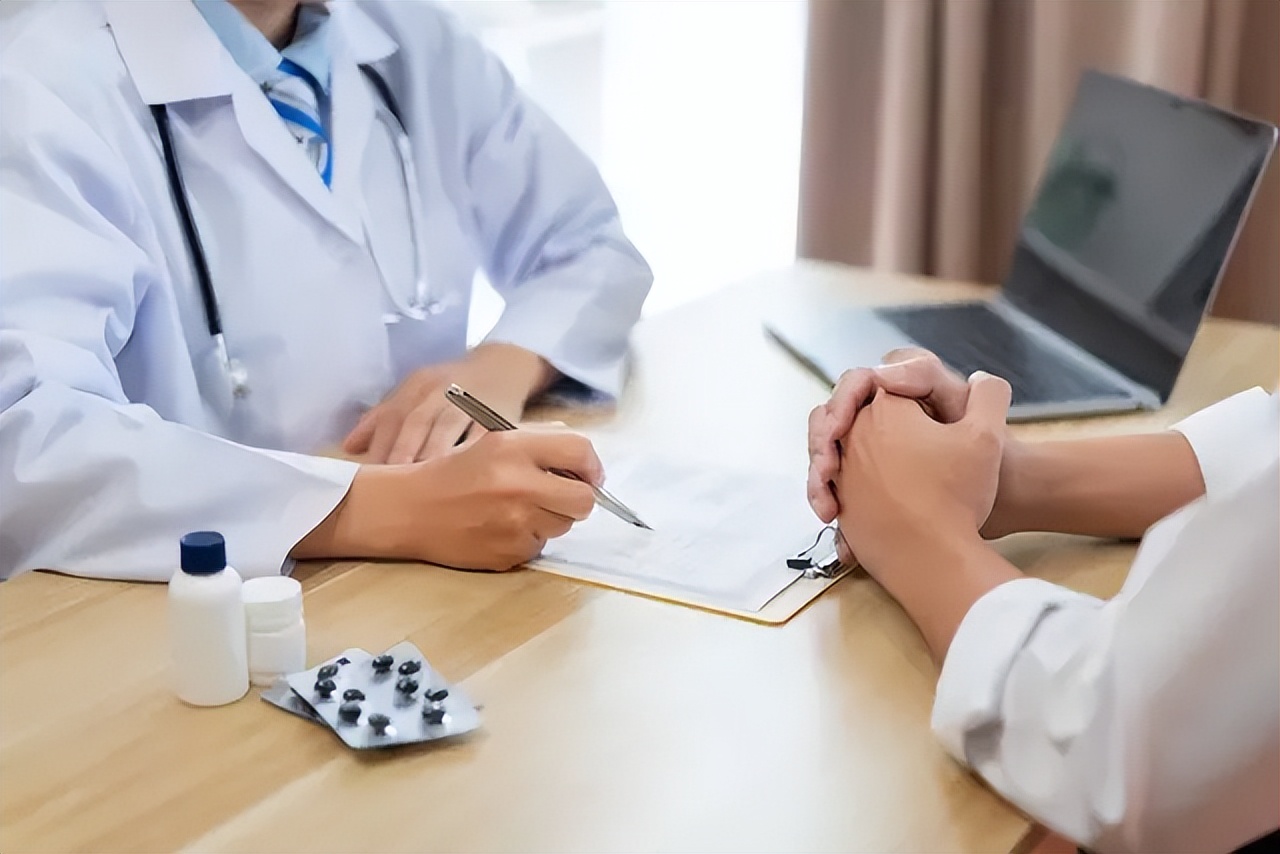 陈先生因泄精过早服用达泊西汀，担心久服会出现问题，怎么办？