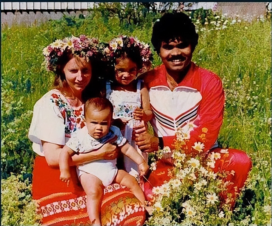 为了爱情,一个印度“贱民”骑自行车一万公里,从印度骑到了瑞典