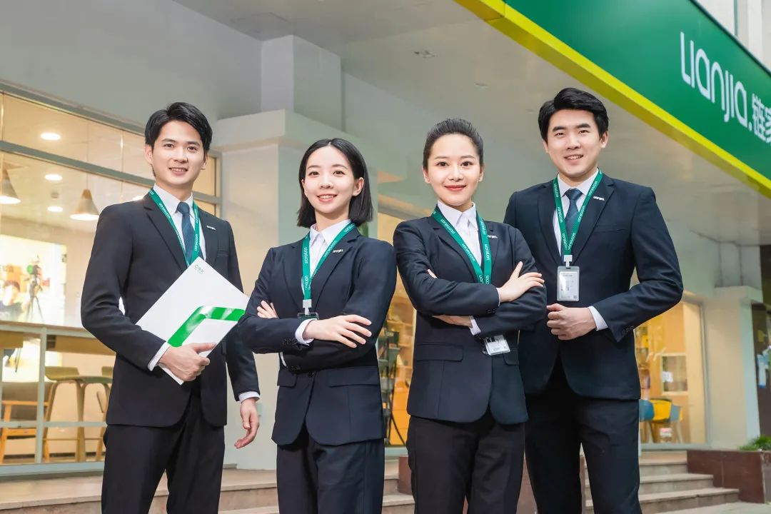 那些毕业就找到工作的人,毕业之后去了上海链家的女生