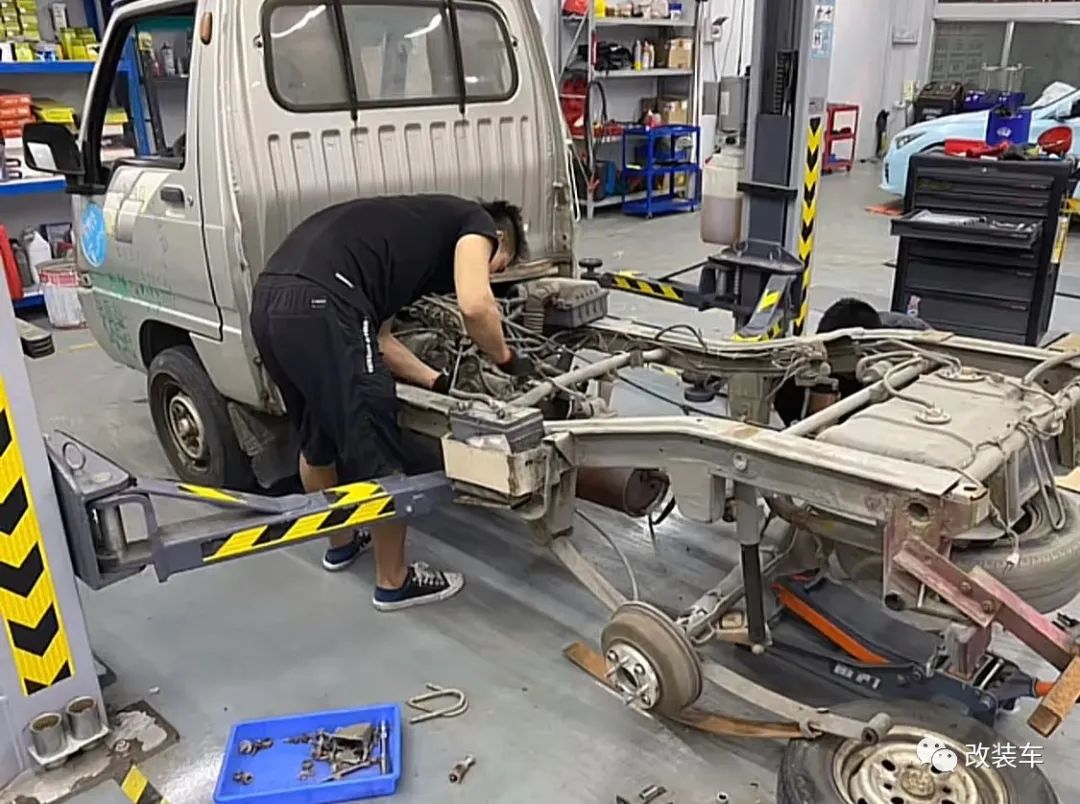 五菱兴旺面包车最新款,第二代五菱兴旺小卡