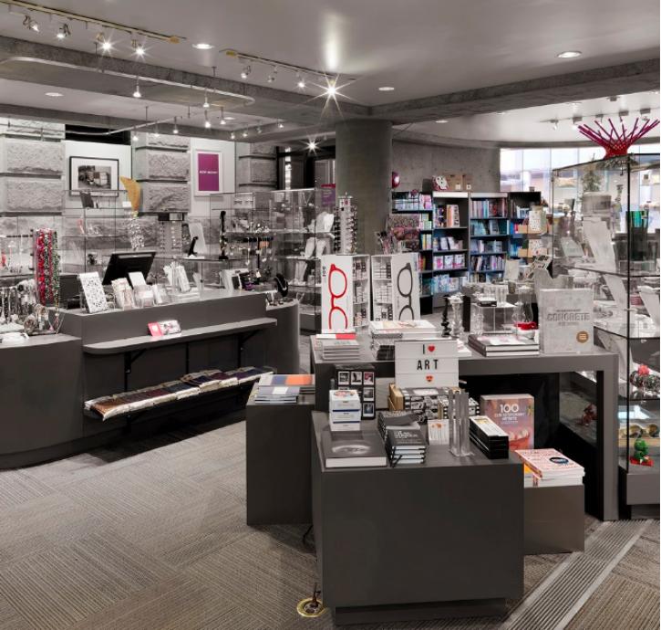 暑假哪里适合旅游买纪念品,去武汉回来带什么纪念品