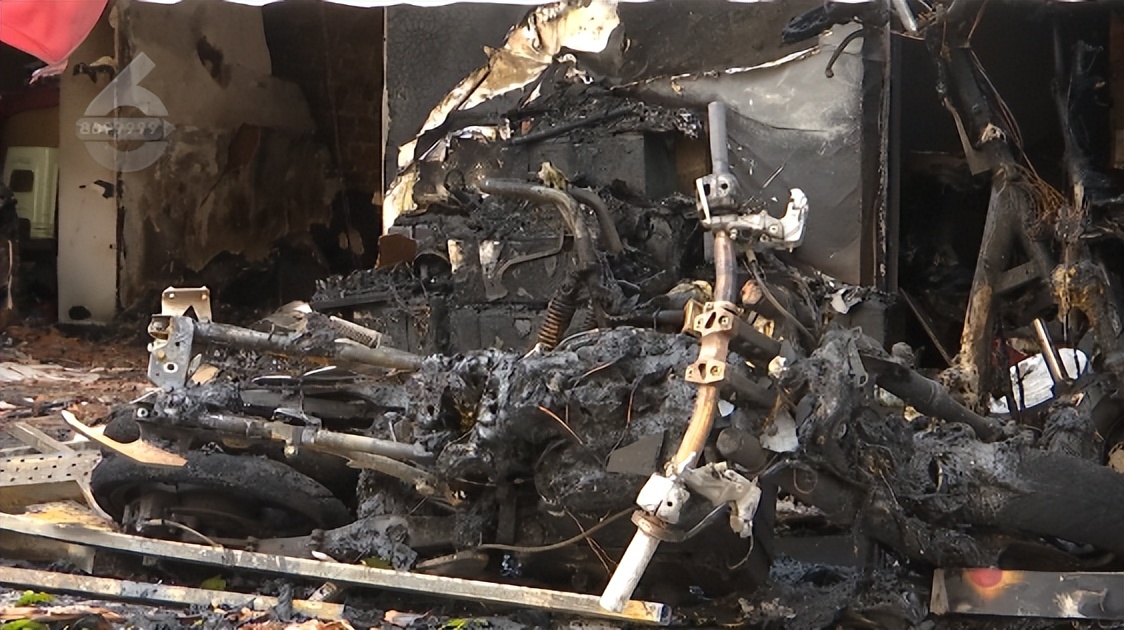 凌晨两点起火男孩救了一家人,一场大火夺走了10条无辜人的生命