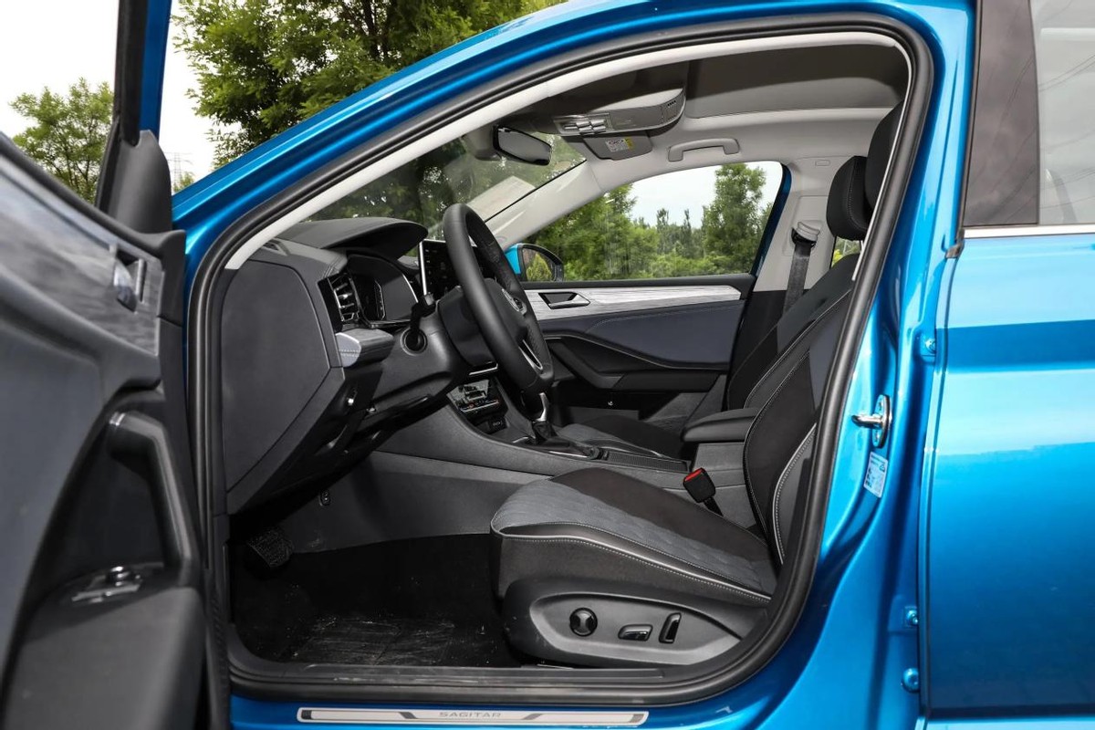 大众新速腾1.5t功能介绍,颜值再次升级