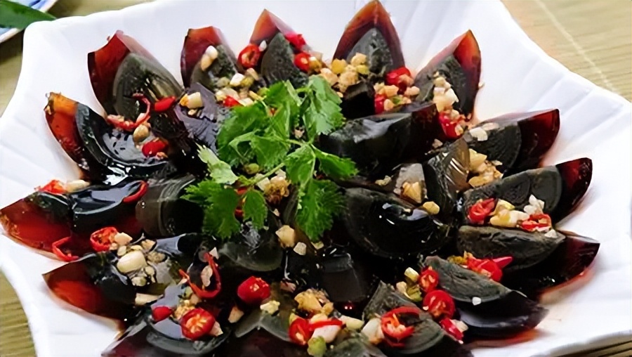 皮蛋被评为最恶心的食物,皮蛋有毒的食物
