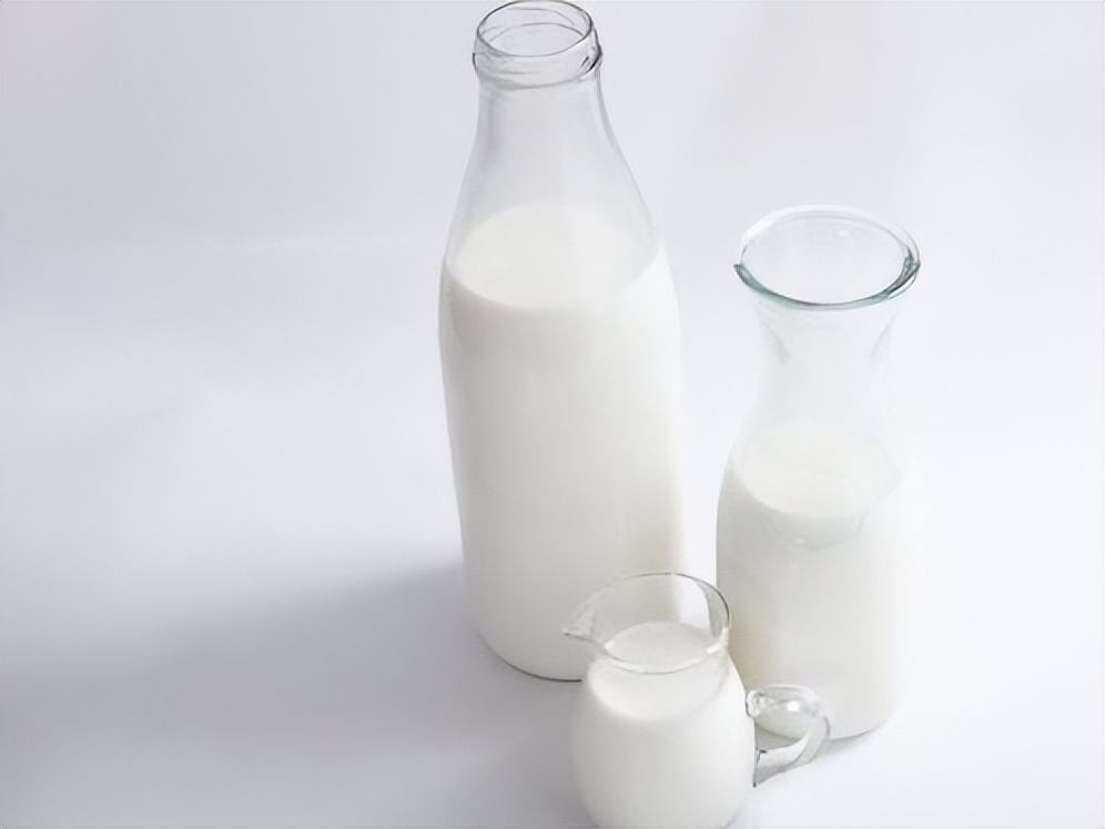 糖尿病人吃主食同时可以喝牛奶吗,有高血压和糖尿病的人能喝牛奶吗