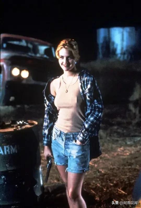 德鲁巴里摩尔自导自演的电影,德鲁·巴里摩尔早期电影