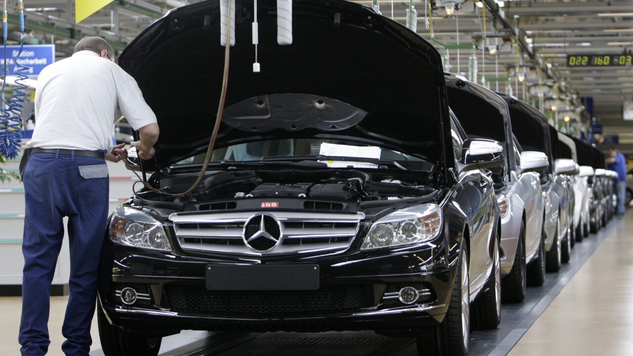 奔驰召回发动机,奔驰车召回发动机