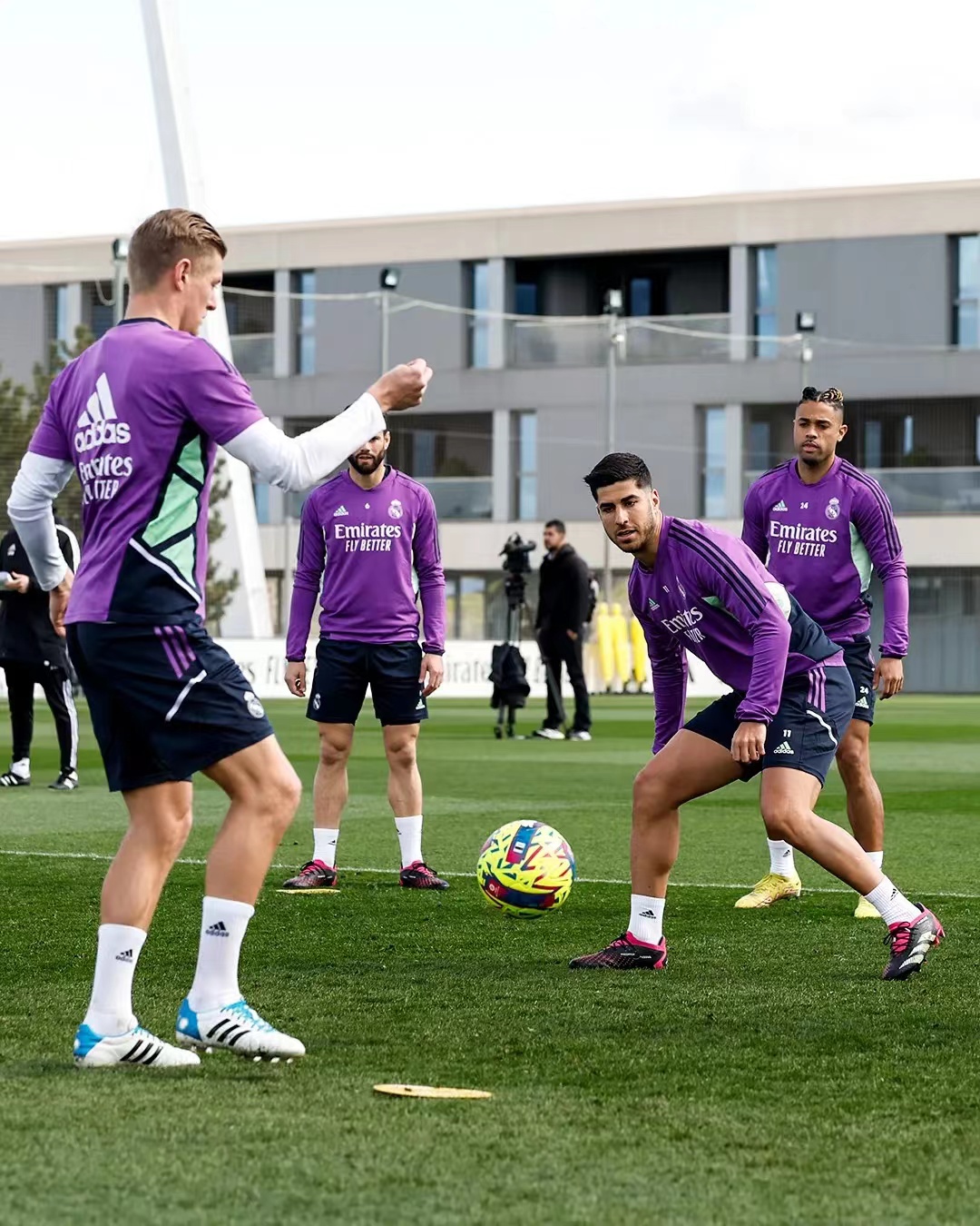 国家德比之战巴萨主场2-2战平皇马,国家德比皇马vs巴萨预测