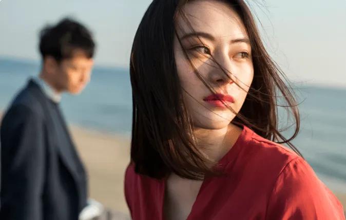 跟小几岁弟弟发生不正当关系，应该怎么处理？