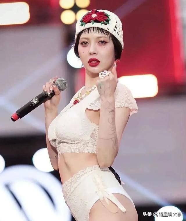 泫雅大胆穿搭,泫雅以前的穿衣风格