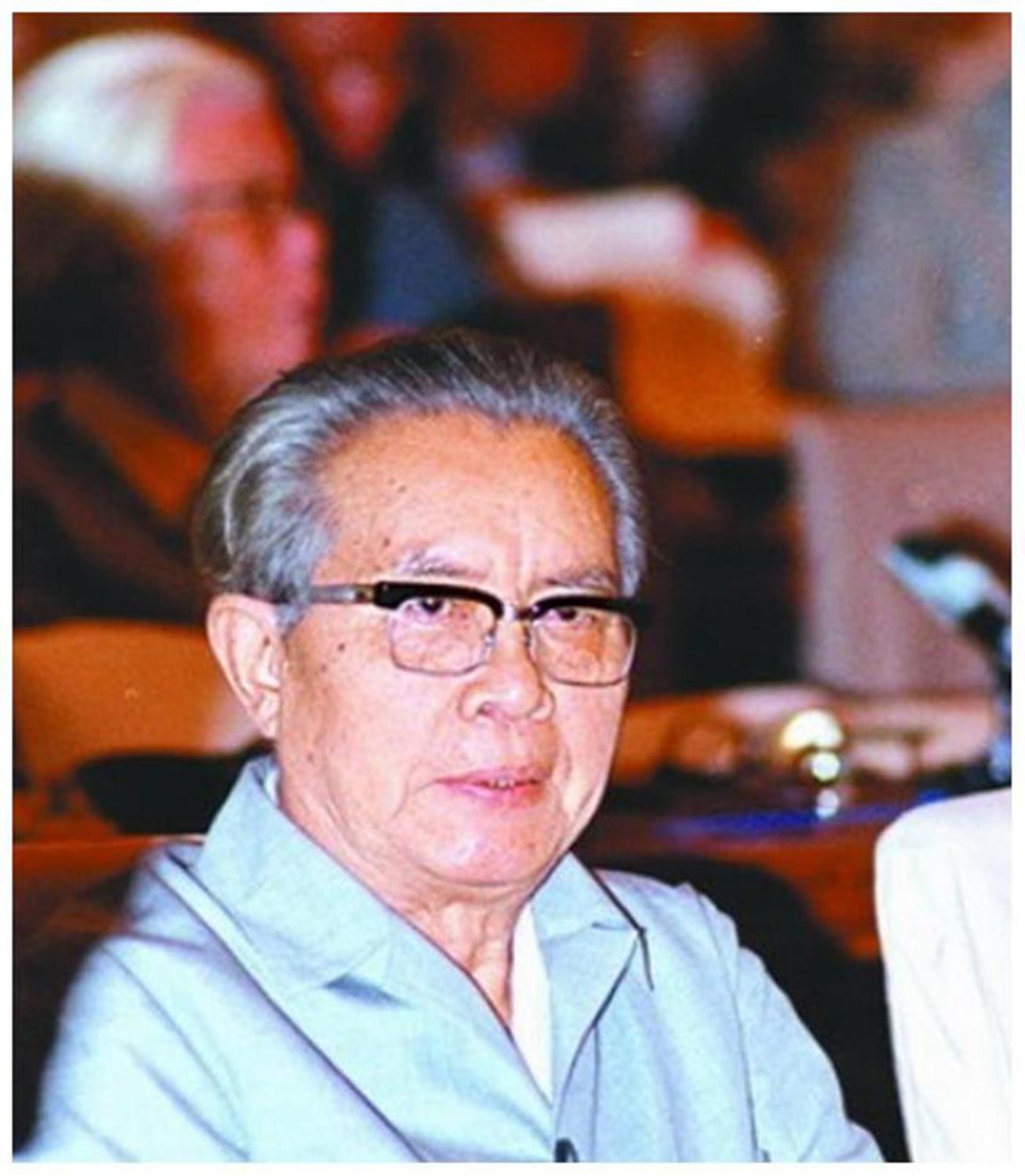 1977年，万斯提出三点无理要求，小平同志一句话让他闭嘴