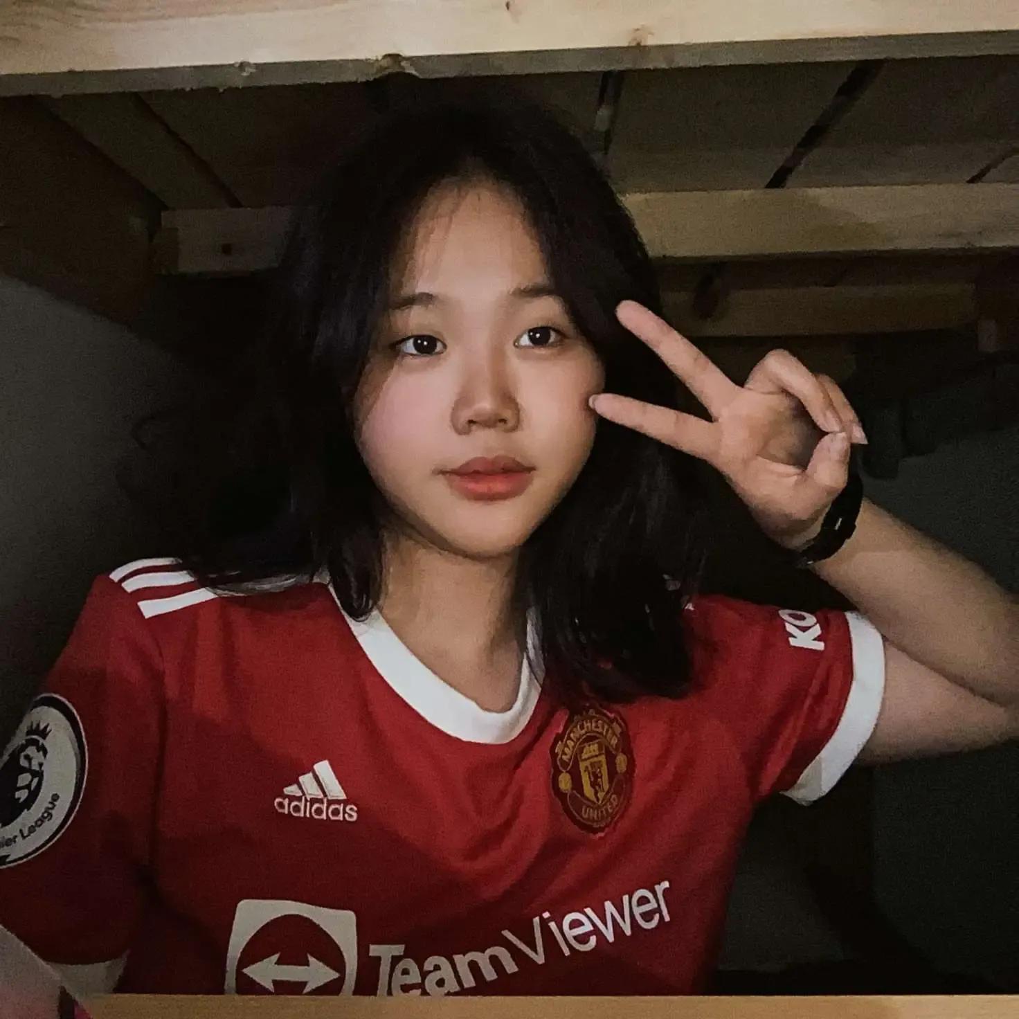 最受女人喜爱的足球,足球运动员都喜欢什么类型的女生