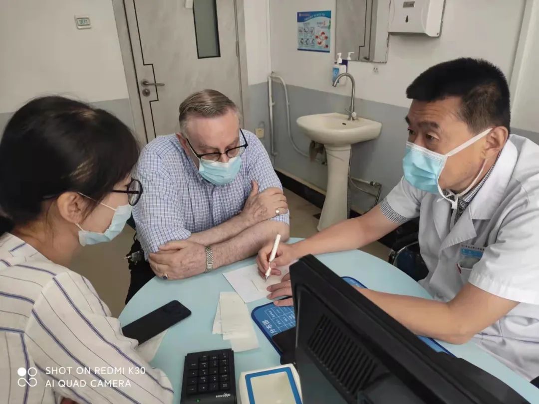 保定河北大学附属医院泌尿科专家,泌尿科王立