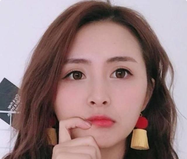 超级名模登场,超级漂亮主持人