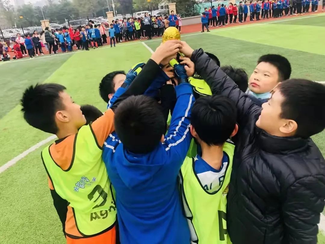 灞卞ぇ杈呬粊瀛︽牎娴庡崡,灏戝勾涓浗娴庡崡璧涘尯