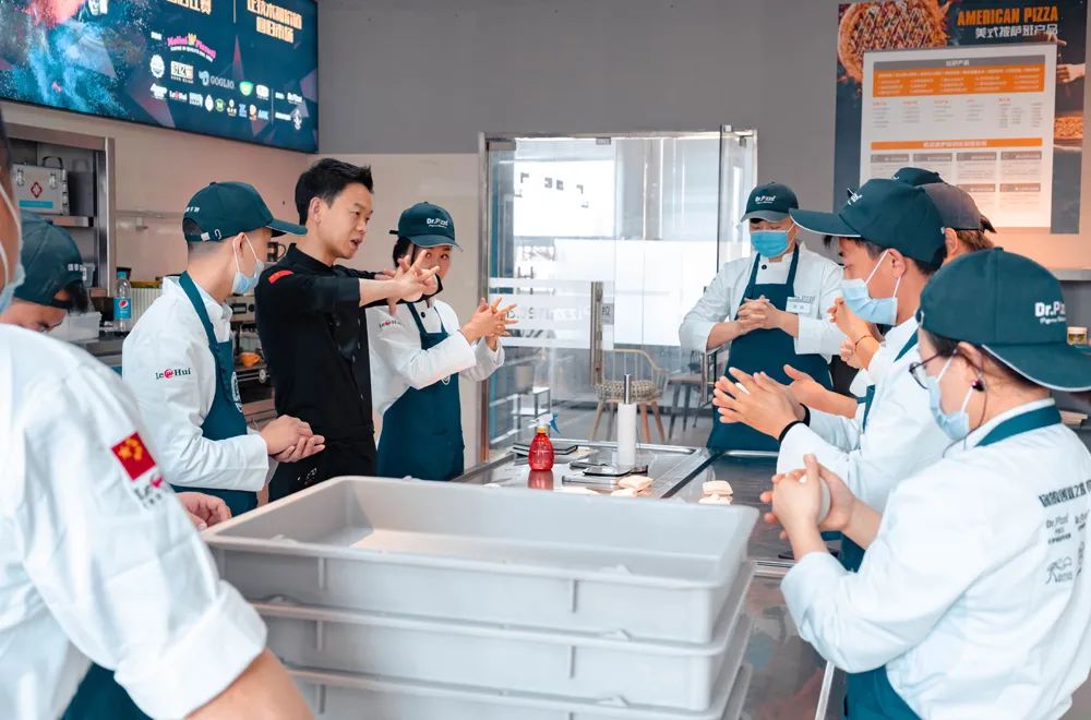 做意式披萨和美式披萨用的面粉一样吗？你选对做披萨的面粉了吗？