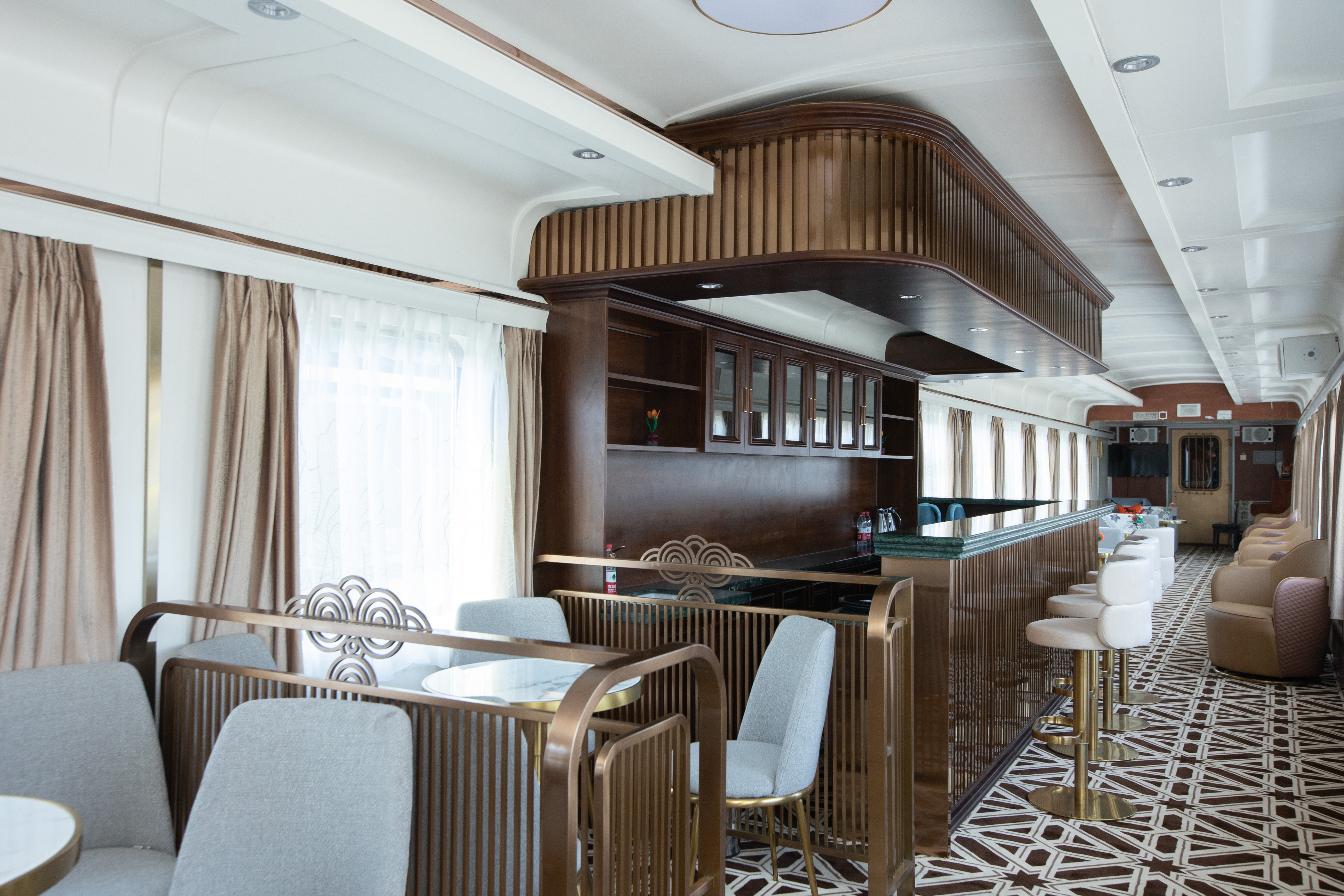 旅游中的爱马仕,旅行中的爱马仕