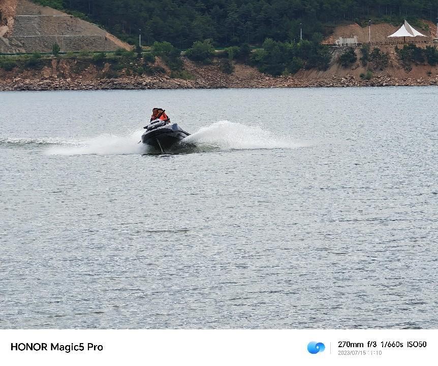 荣耀magic5pro玩王者画面很大,荣耀magic5pro拍照有舞台光功效吗