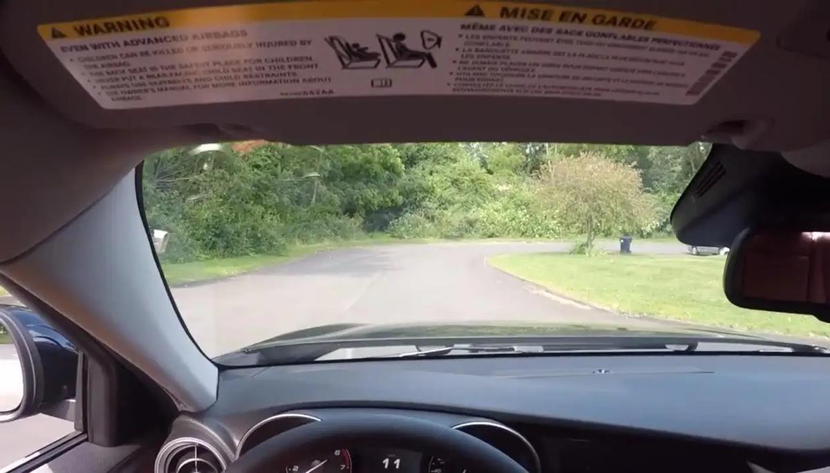 老司机开车方向盘,新手开车上路方向盘不稳怎么办