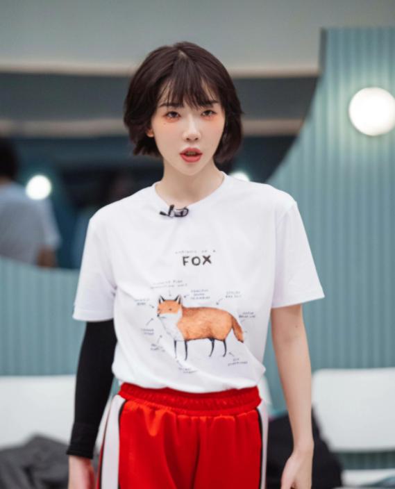 学霸都这么“凡尔赛”吗？刘恋直言：上过北大，才知道北大没校训