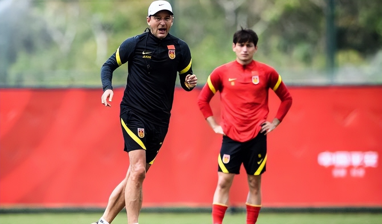 中国男足新锋霸,中国男足锋霸留洋欧洲首秀