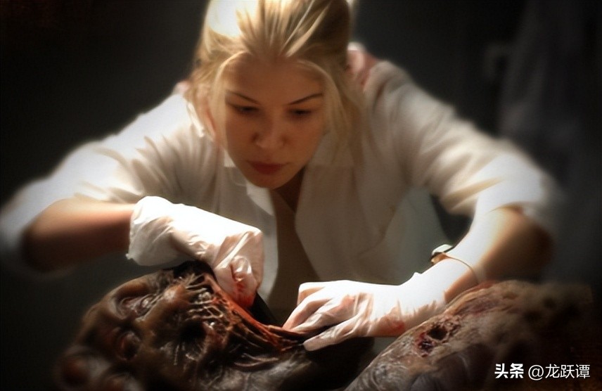 有一种“遭难”叫《毁灭战士》，逆境中实现翻盘，这就是英雄之路