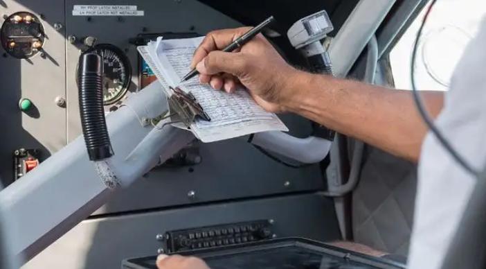 对东航mu5735飞机失事的看法,东航mu5735客机失事都找到了什么