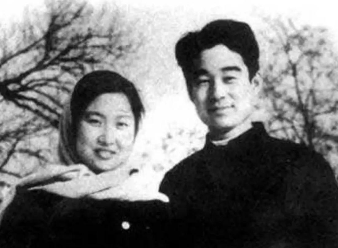 海南发现一山头长得像毛主席,孔令华跪地流泪,李讷也都感叹很像