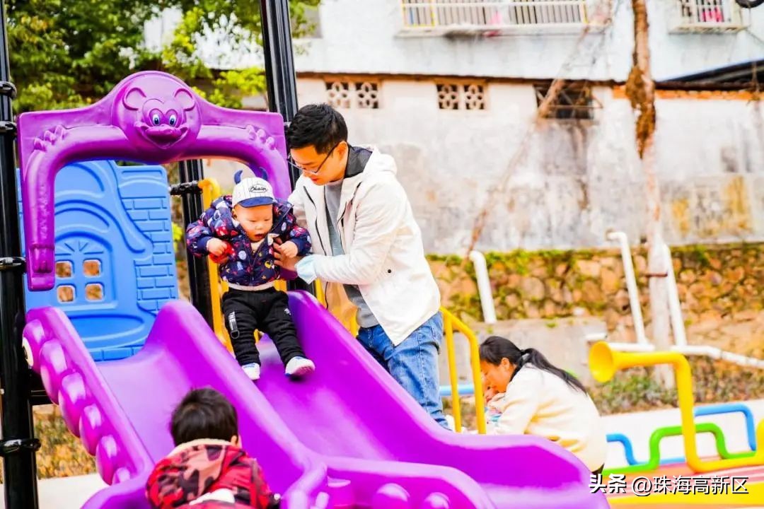 家门口的公园也有别样的风景,家门口的超美公园