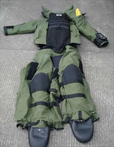 特警商场反恐演练,特警反恐单兵装备