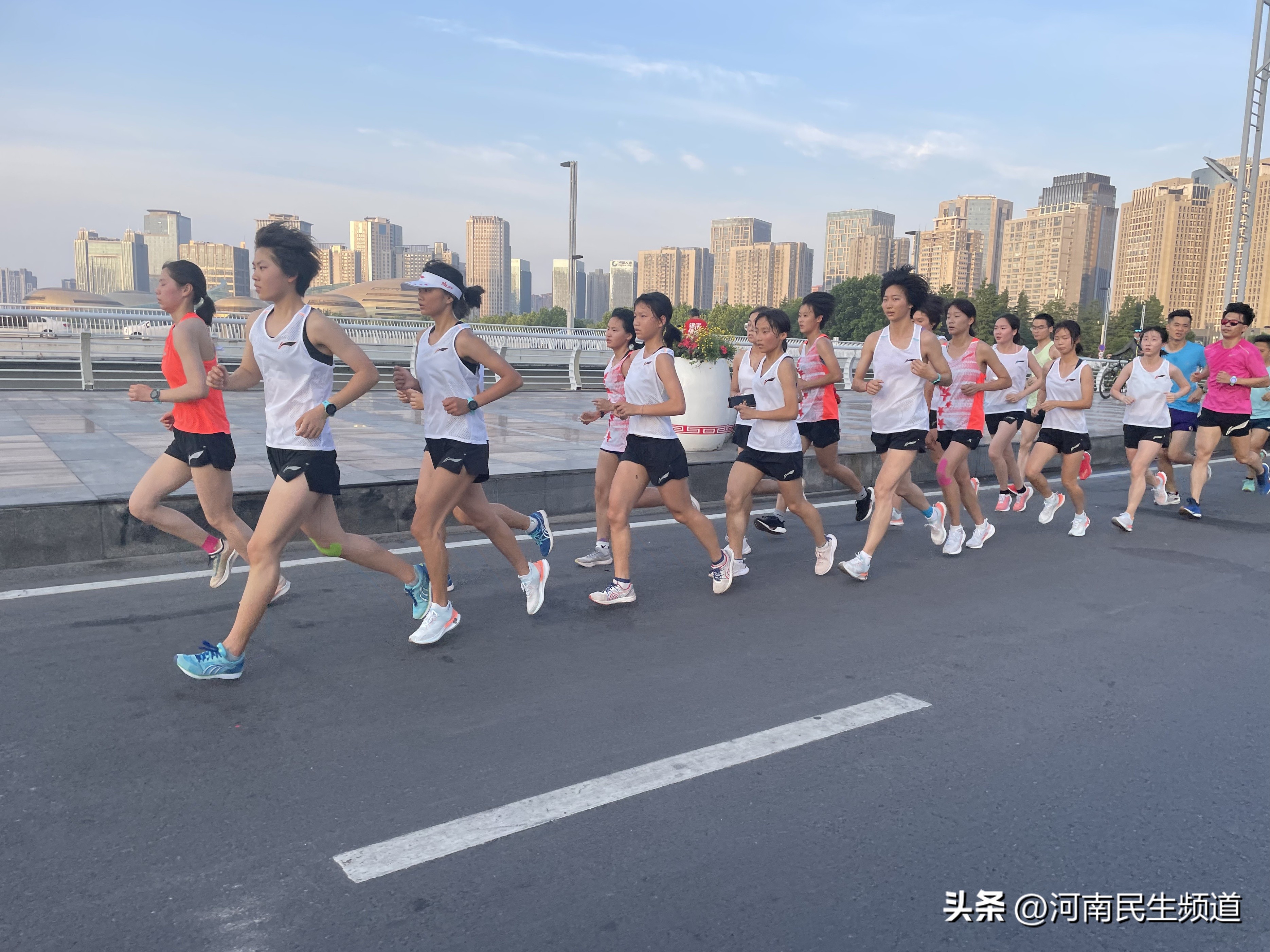 鍐犲啗涓鍏ㄥ浗鍐犲啗,鍏ㄥ浗鍐犲啗鏍″洯瓒崇悆鍒濅腑