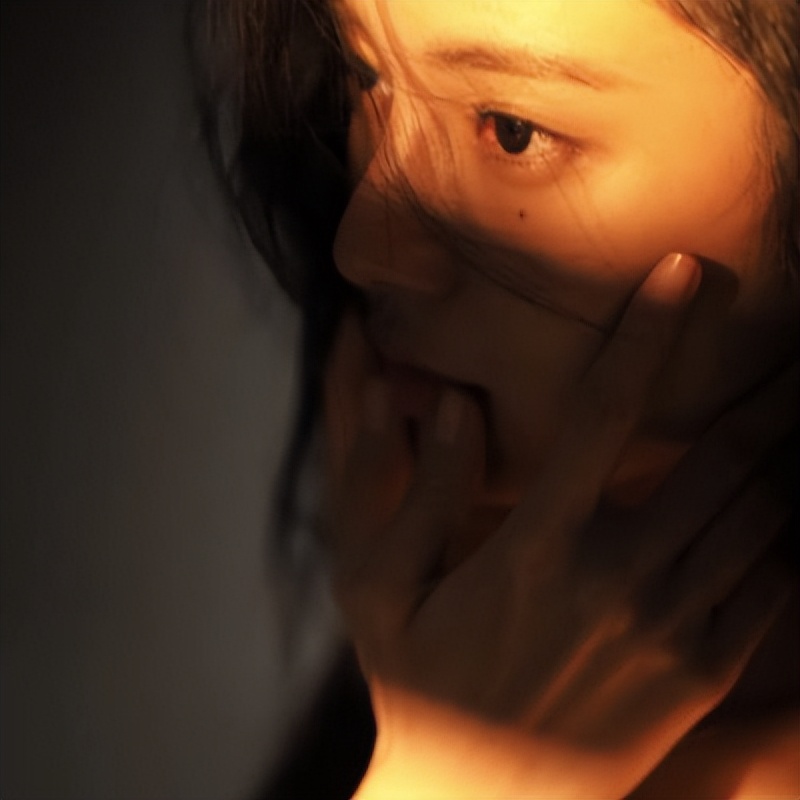 好看的精致头像女人味十足的,有艺术气息的头像唯美女